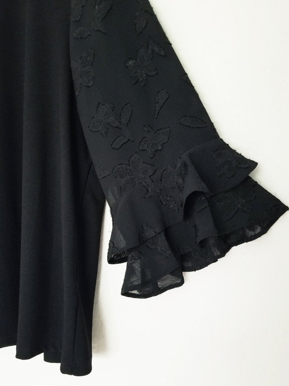 CeCe Black Floral Jacquard Chiffon Tiered Ruffle Sleeve Mix Media Blouse Top L - Picture 13 of 15